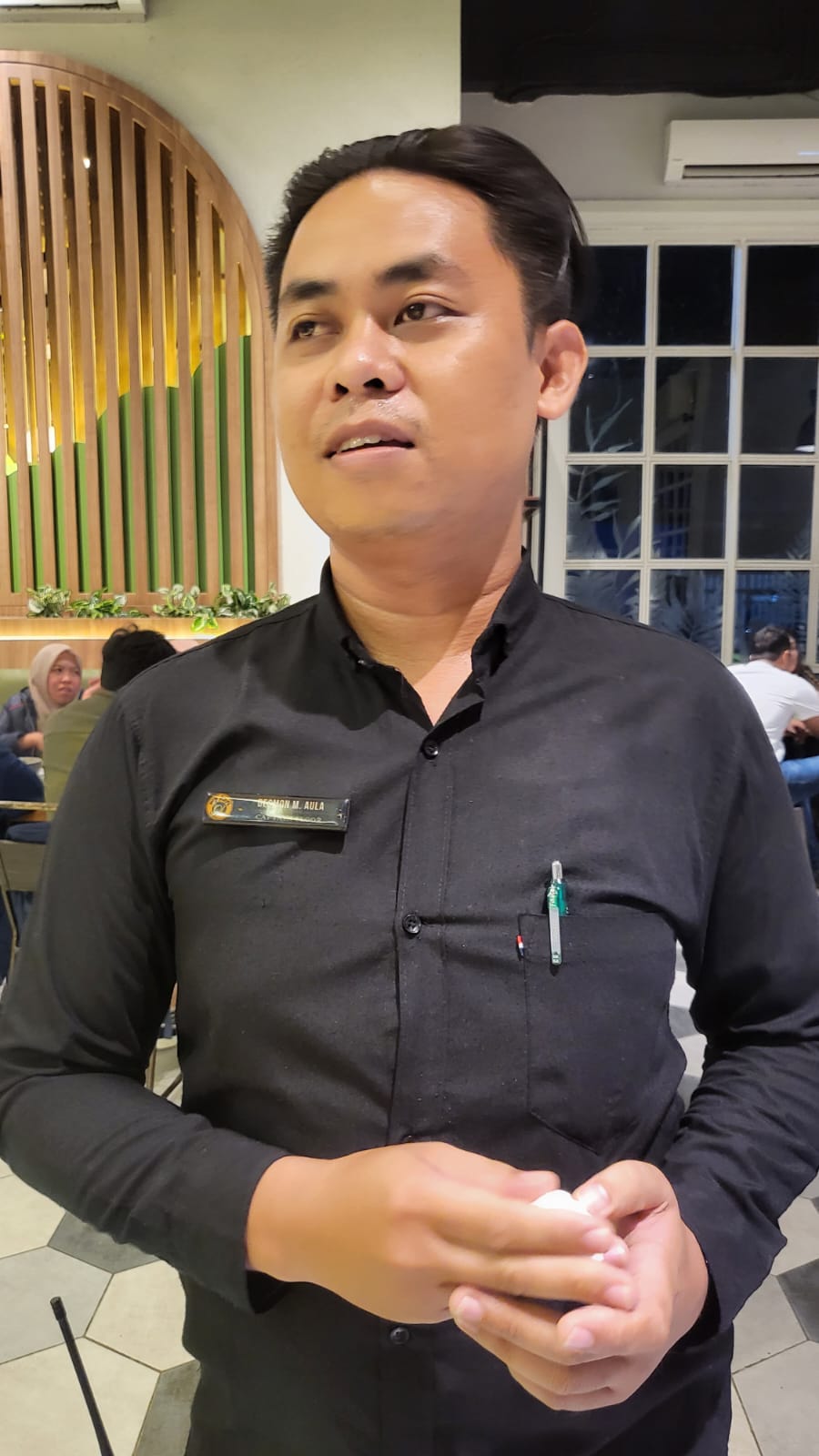 Manager Resto My Kopy O Bapak Desmon.Itu Hanya Minyak Saja.Walau Terasa busuk makananya.begitu sudah ungkapnya.
