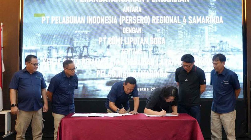Penandatangan kerjasama antara PT Pelabuhan Indonesia (Persero) Regional 4 Samarinda dengan PT Bumi Liputan Boga. Dok: Pelindo