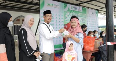 IMIP Bagikan 1.800 Paket Daging Kurban untuk Warga Bahodopi