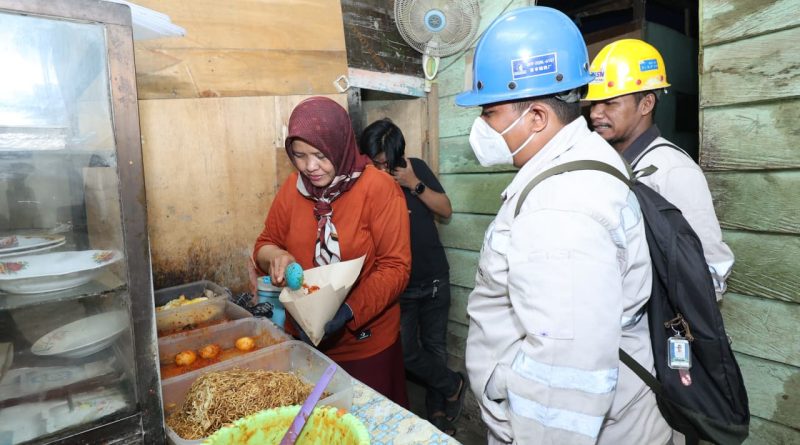 Pertumbuhan usaha kecil di sekitar kawasan industri IMIP berkembang pesat lebih dari 10 tahun terakhir. Salah satunya, bubur ayam bandung "Bintang 14" yang beroperasi sejak 2019 di Kecamatan Bahodopi, Kabupaten Morowali, Sulawesi Tengah.